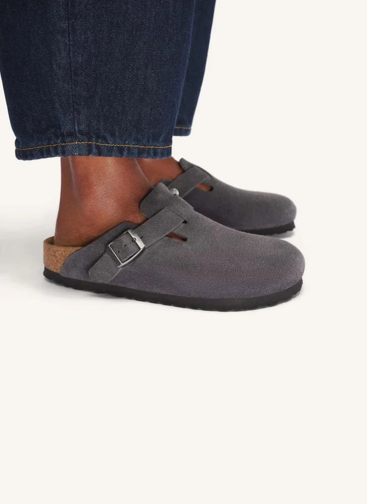 BIRKENSTOCK - شباشب بوسطن من الشامواه | رمادي غامق