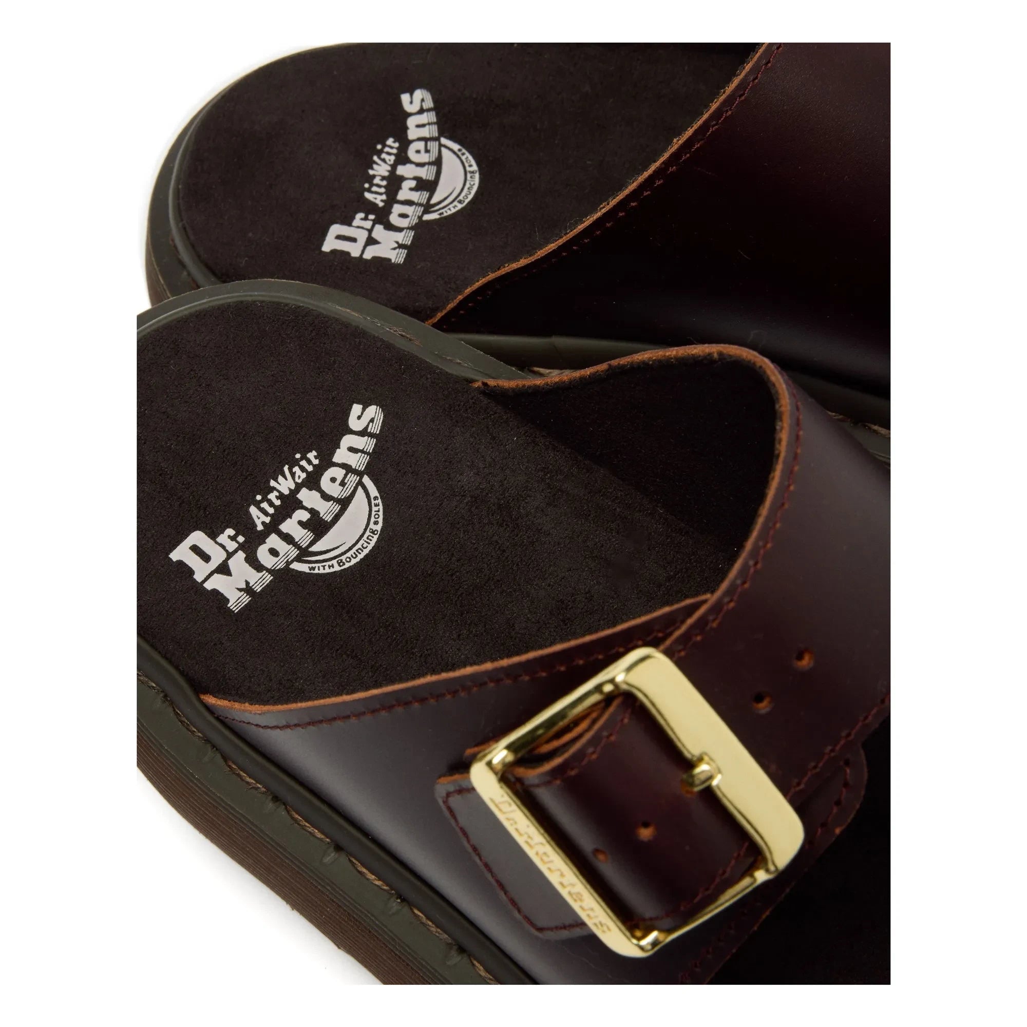 Dr Martens - صنادل Josef | بني داكن