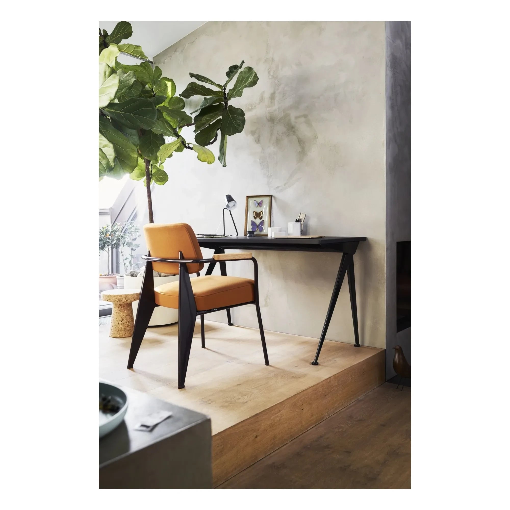 Vitra - Compas Direction Masası - Koyu siyah taban - Jean Prouvé, 1953 | Ceviz