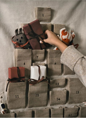 Ferm Living - تقويم أدفنت (Advent) على شكل شجرة من القطن العضوي