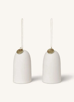 Ferm Living - أجراس عيد الميلاد السيراميك - طقم من قطعتين | أبيض