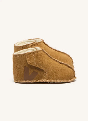 Veja - أحذية رياضية عالية كعب من سويد | جمل