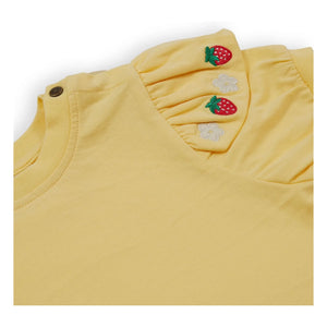 Goldie + Ace - Çilek detaylı fırfırlı T-shirt | Sarı