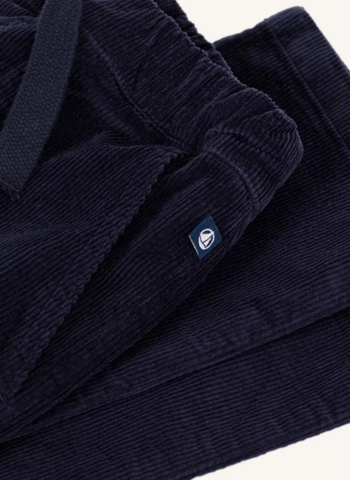 Petit Bateau - بنطلون مخملي من القطن العضوي بقصة ساق مستقيمة | كحلي