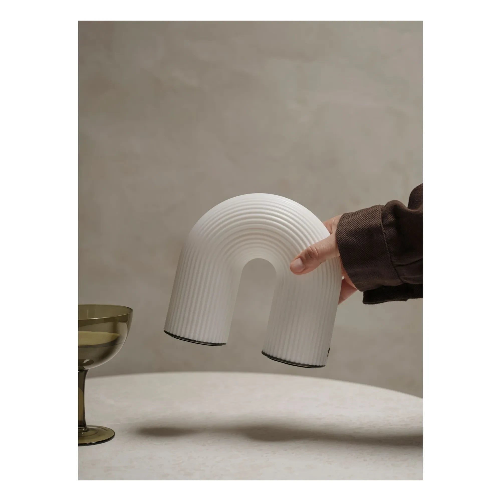 Ferm Living - Vuelta taşınabilir masa lambası | Beyaz