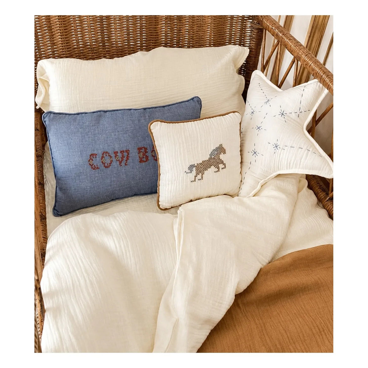 Editions Aimable - طقم غطاء سرير Paulette | Ivory Gauze