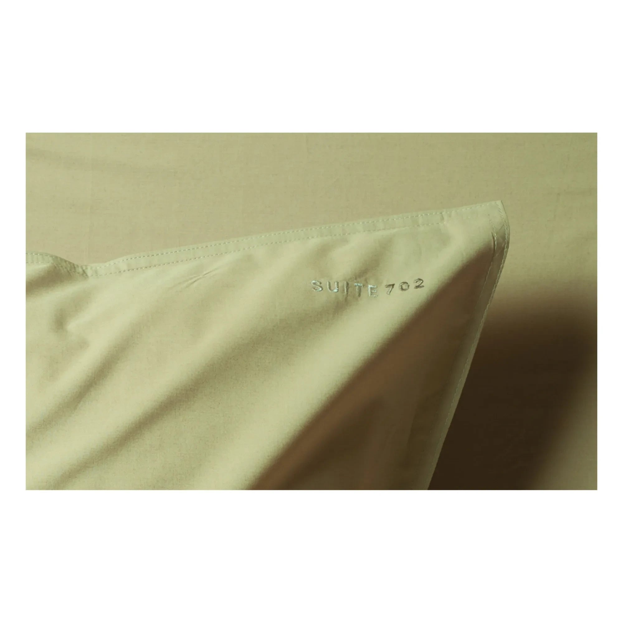 Suite 702 - Organik Pamuklu Percale Yastık Kılıfı | Antep fıstığı yeşili
