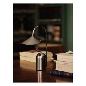 Ferm Living - Arum masa lambası | Çelik