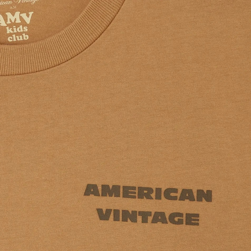 American Vintage - تيشيرت بشعار Fizvalley بأكمام طويلة | Camel