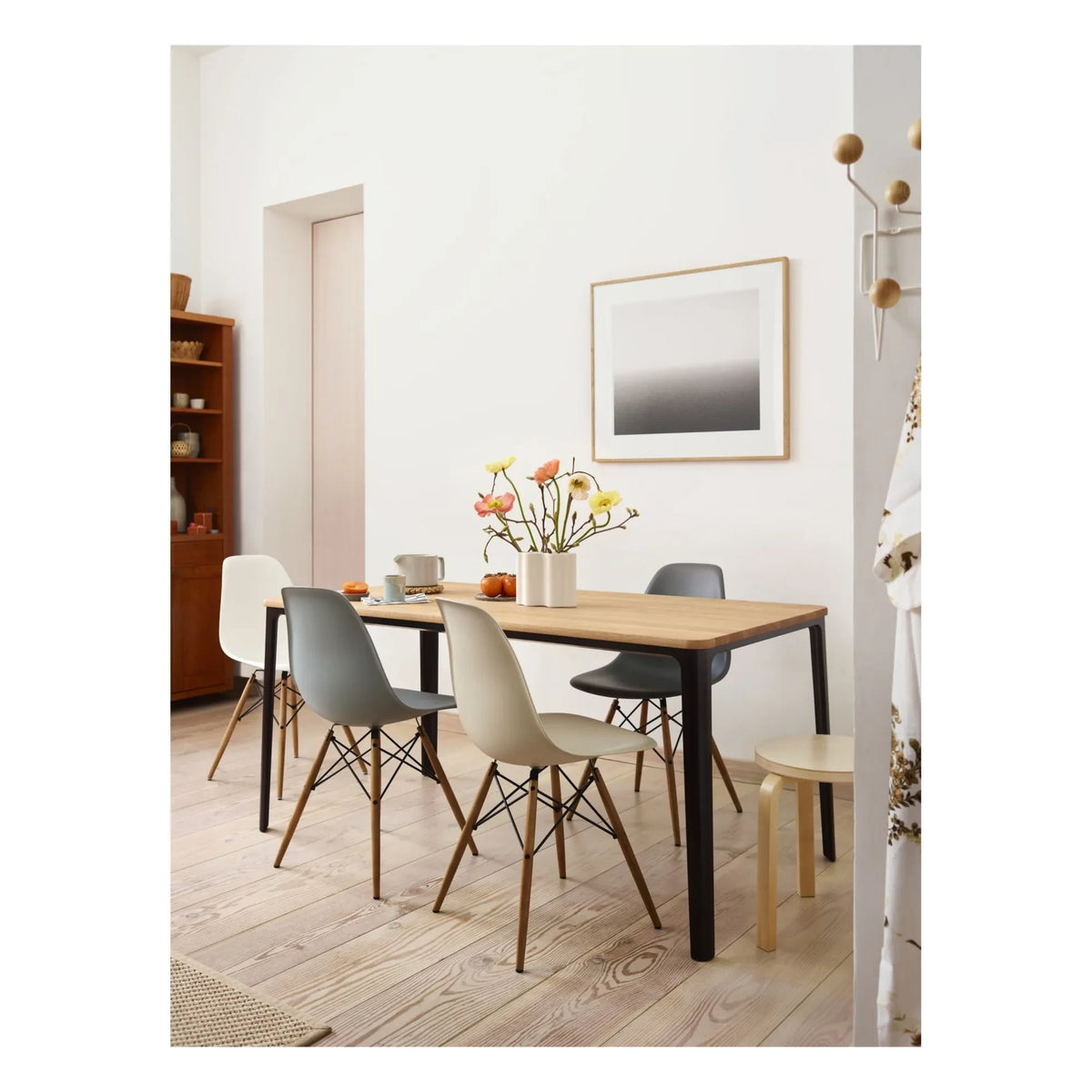 Vitra - DSW plastik sandalye - akçaağaç taban - Charles & Ray Eames | Granit
