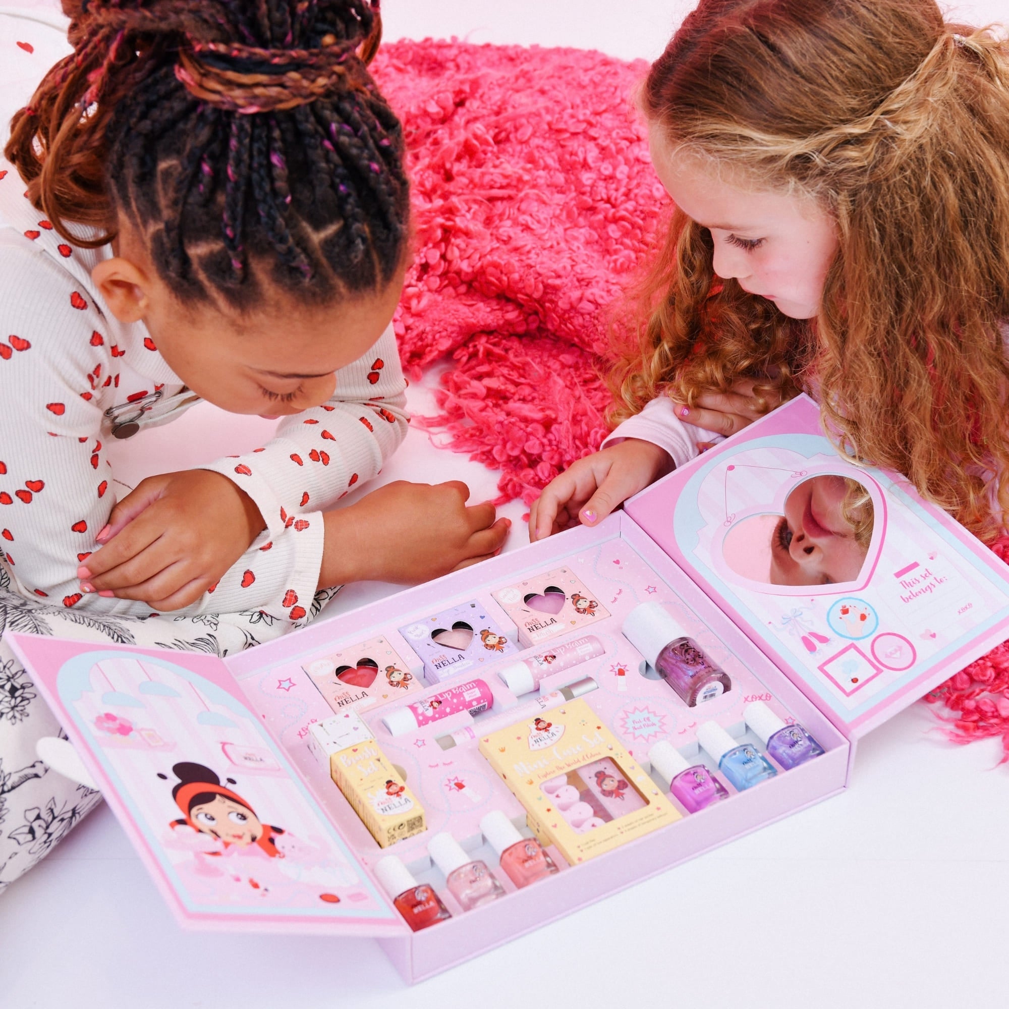 ميس نيلا - طقم مكياج طبيعي غير سام