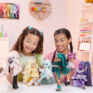 Rainbow High Shadow High - Karla Choupette Oyuncak Bebek Seti