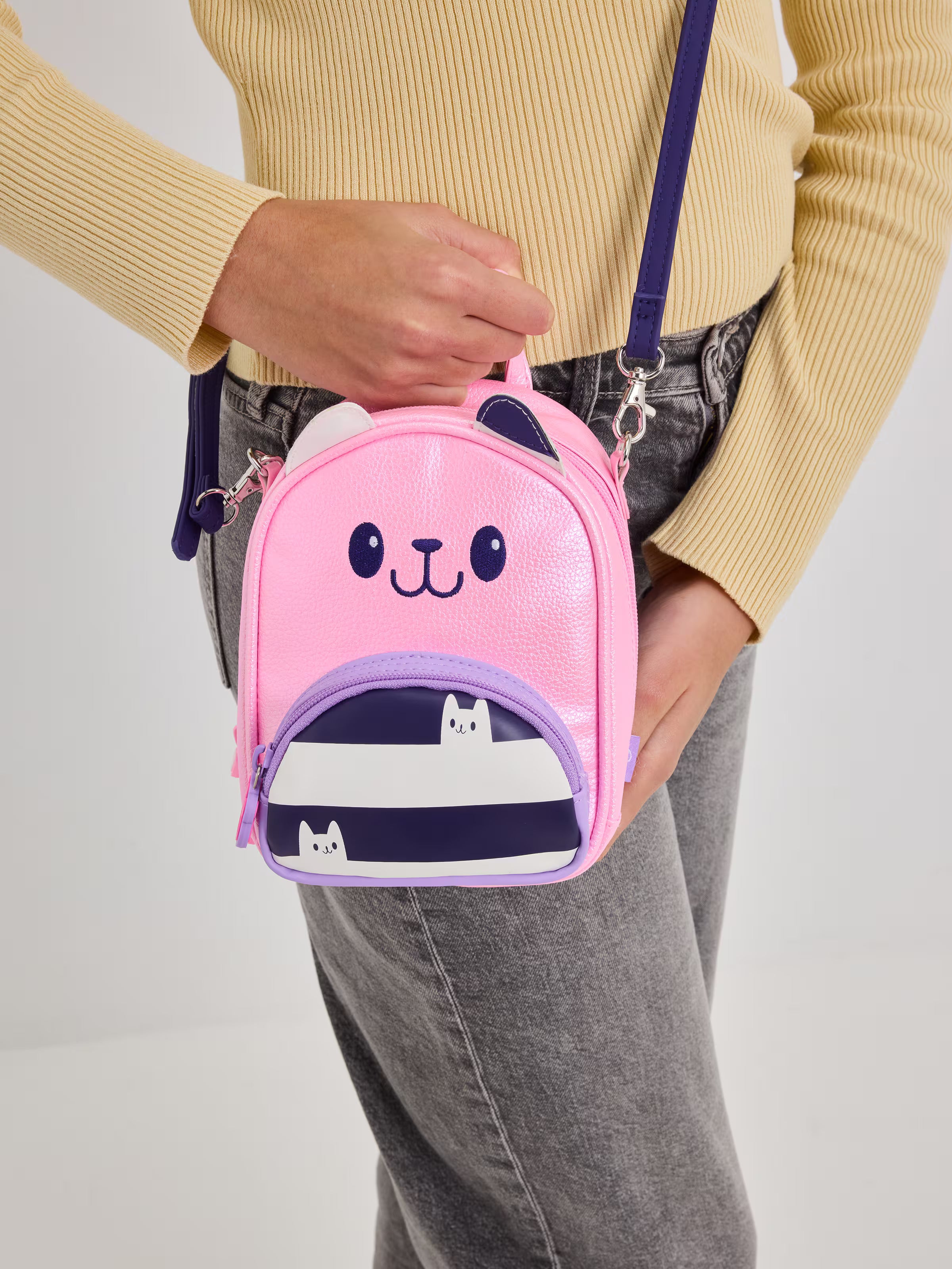 Smiggle - حقيبة ظهر وكتف صغيرة من Gabbys Dollhouse