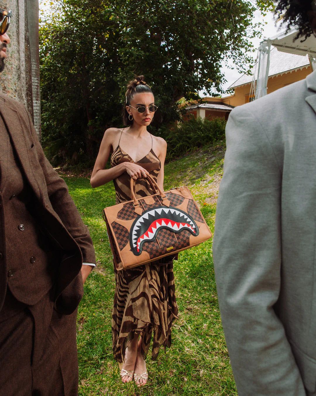 Sprayground - حقيبة دفل هينيڤيل بيراميد