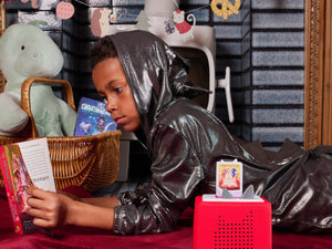 Tonies - Tom Fletcher Christmasaurus ve Yaramazlar Listesi Şarkısı İngilizce Şarkı Sesli Figürü