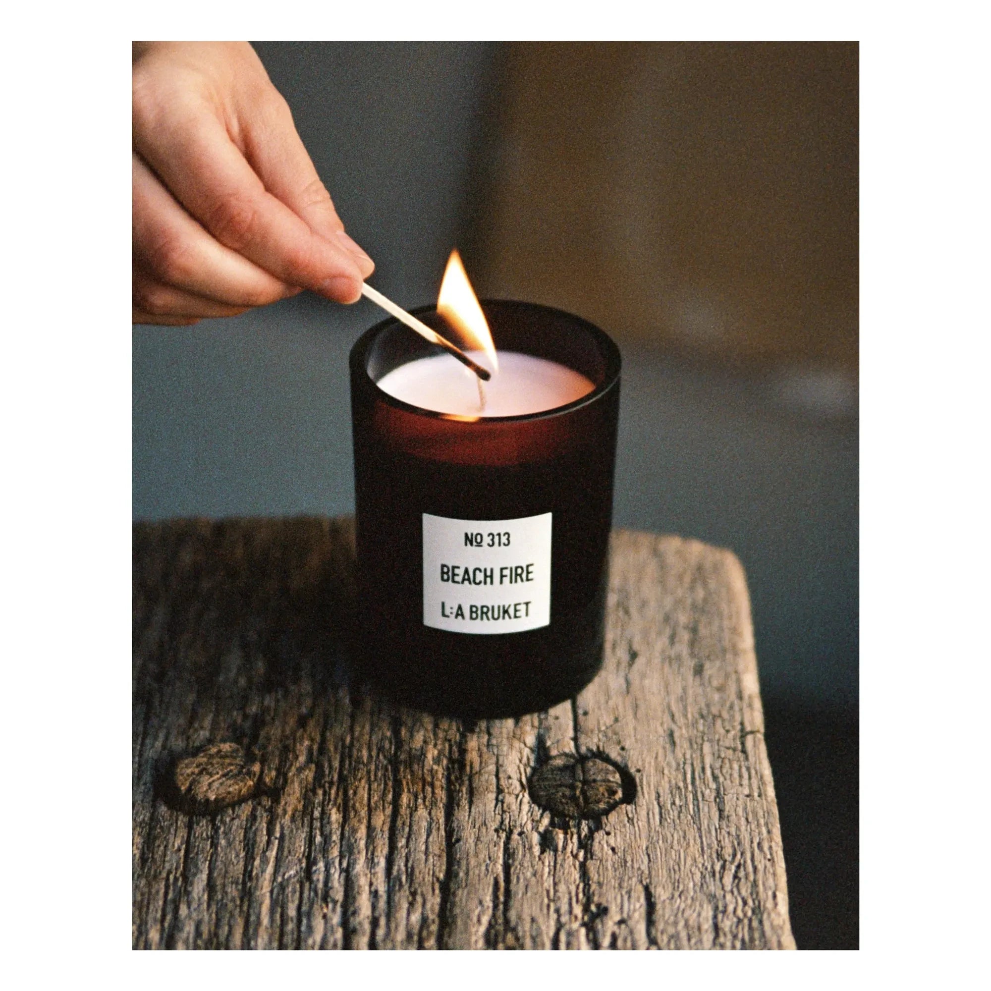 L:A BRUKET - Beach Fire kokulu mum - 260g | Renksiz