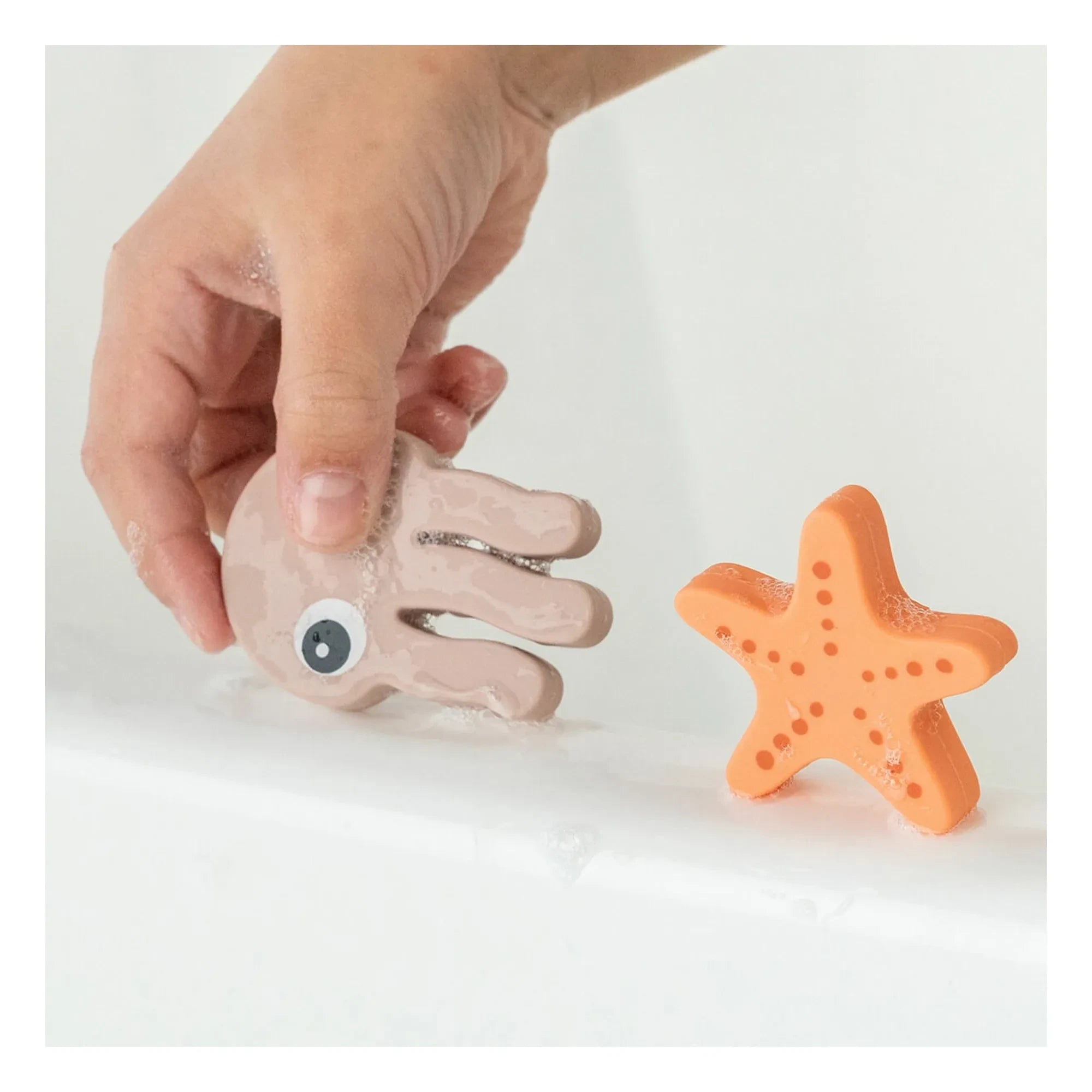Done by deer - Deniz Dostları banyo balık tutma oyunu