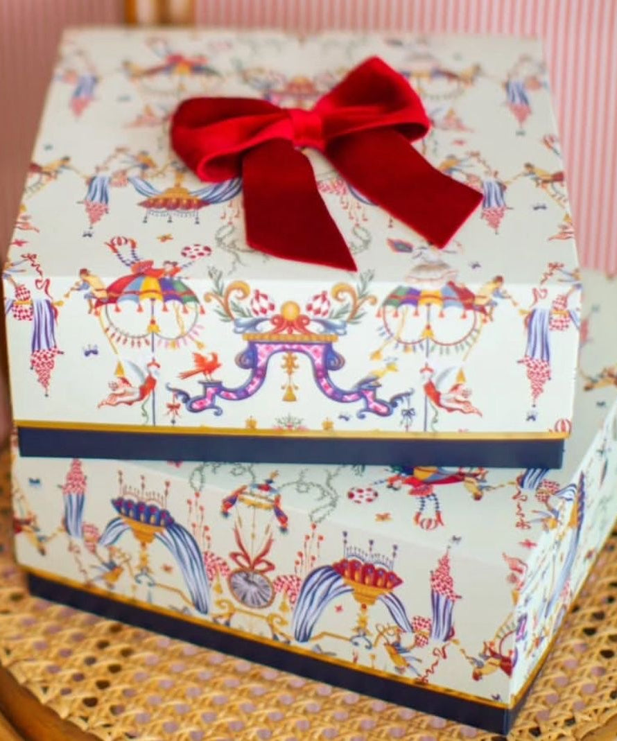 Dinossi - علبة هدية مربعة وردية