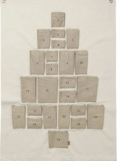Ferm Living - تقويم أدفنت (Advent) على شكل شجرة من القطن العضوي