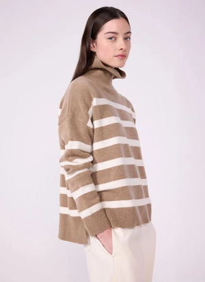 Petit Bateau - كنزة صوفية مقلمة بياقة عالية | بيج