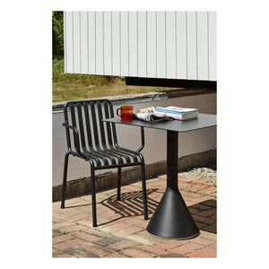Hay - Ronan ve Erwan Bouroullec tarafından tasarlanan Palissade Cone Masa - 65 x 65 cm | Kömür grisi