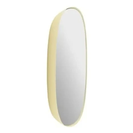 Muuto - Çerçeveli duvar aynası 40x40 cm | Soluk sarı