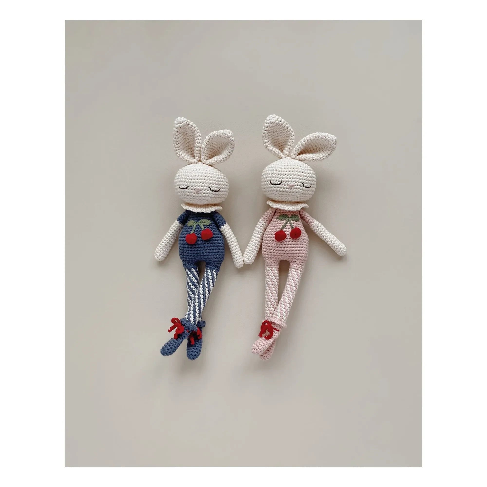 Patti Oslo - Britney the Rabbit yumuşak oyuncak | Lacivert