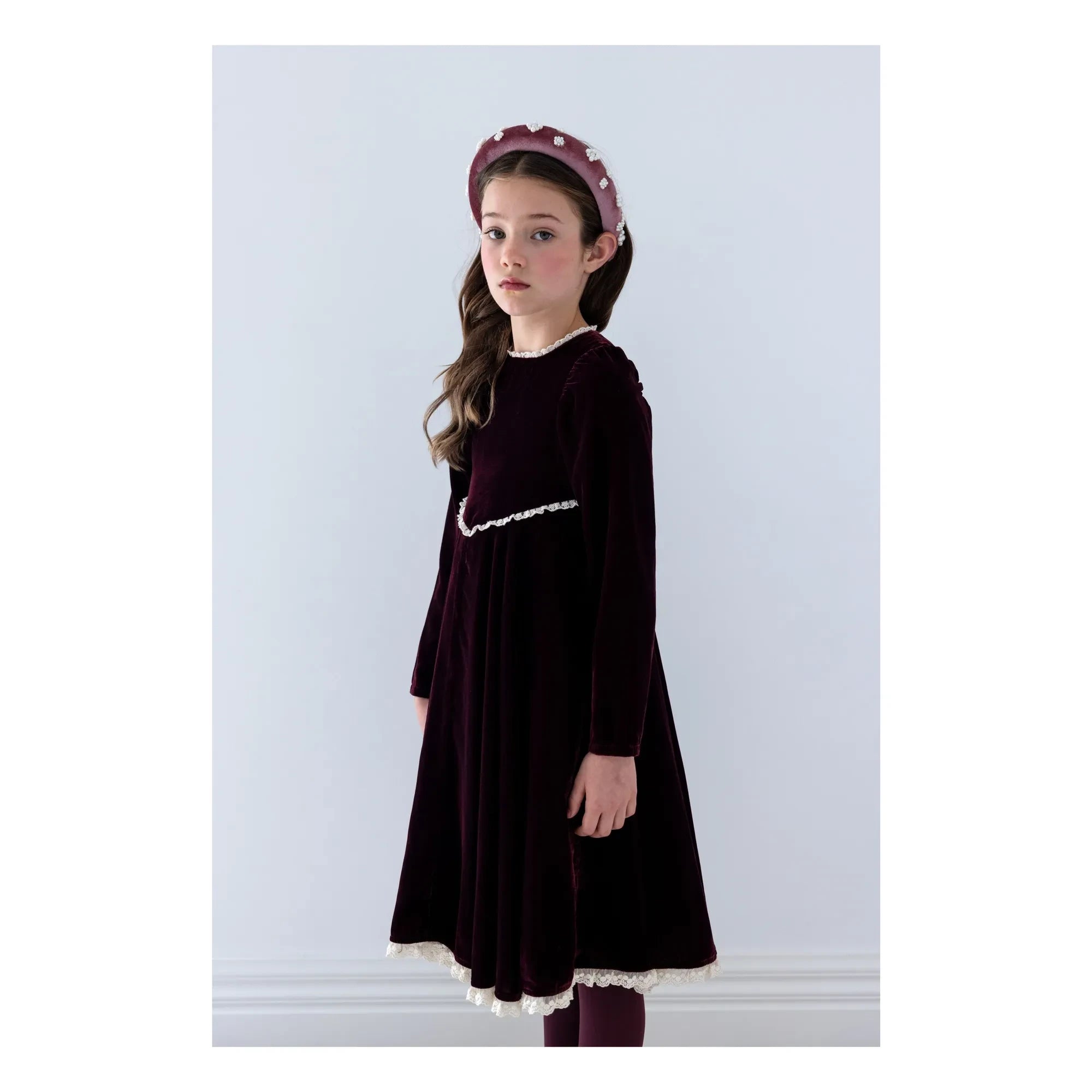 petite Amalie - Açık İşlemeli Dantel Kadife Elbise | Patlıcan