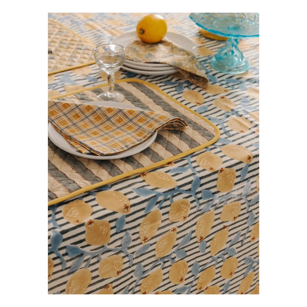 Le Monde Sauvage - Sicily masa örtüsü | Sarı