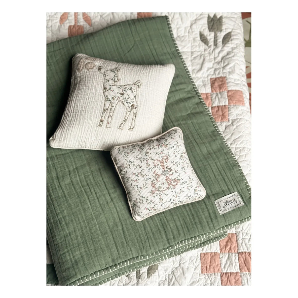 Editions Aimable - Fawn Clovis yastık | Bouquet Gauze