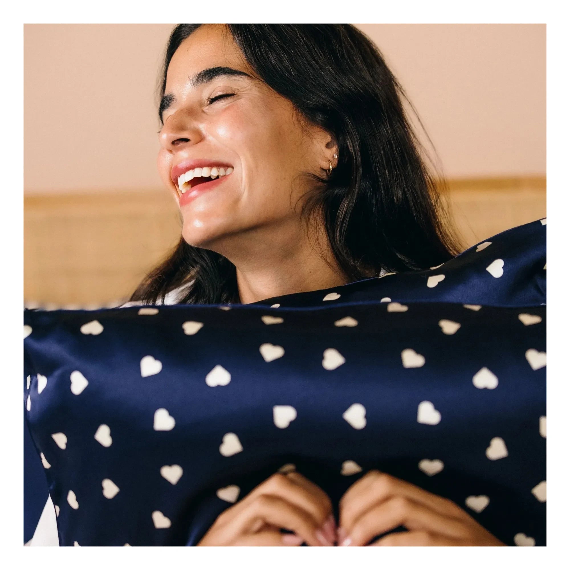 Emily's Pillow - Kalp desenli dut ipeği yastık kılıfı | Gece mavisi