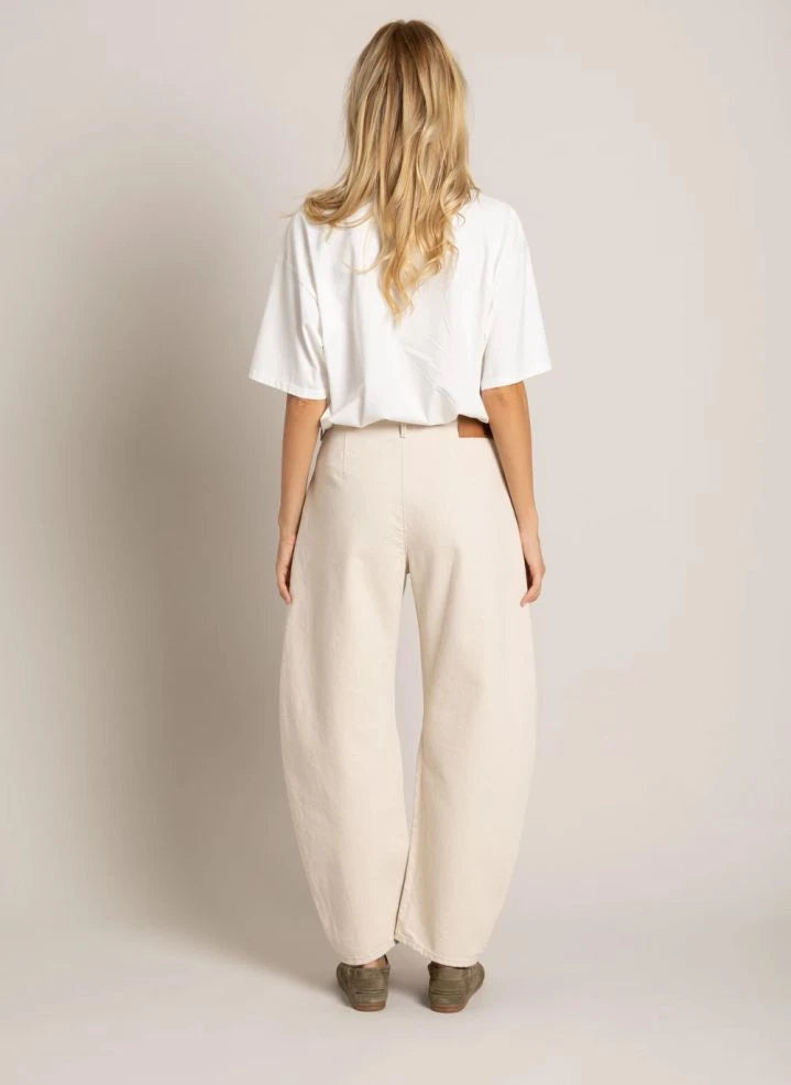 Smallable Woman - Jean Barrel London | Ekru