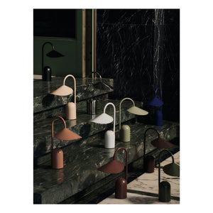 Ferm Living - Arum masa lambası | Çelik