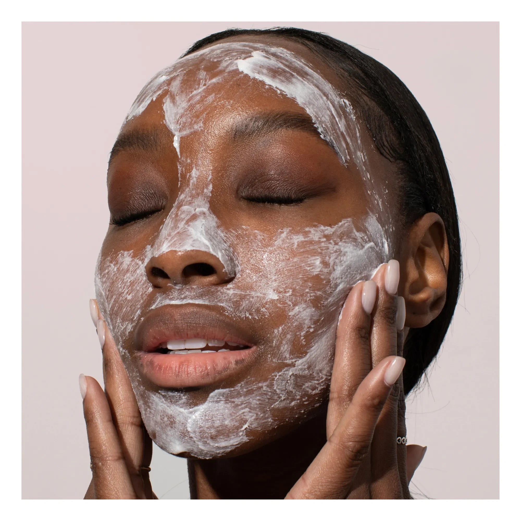 Odacité - Jojoba İnci Günlük Nemlendirici Peeling - 50 ml