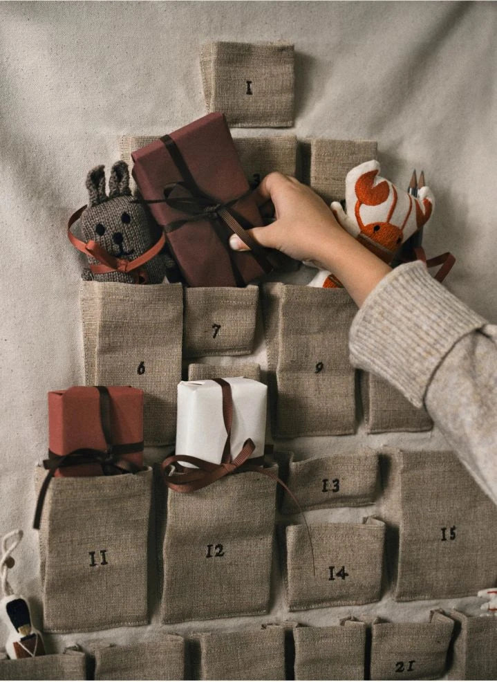 Ferm Living - تقويم أدفنت (Advent) على شكل شجرة من القطن العضوي