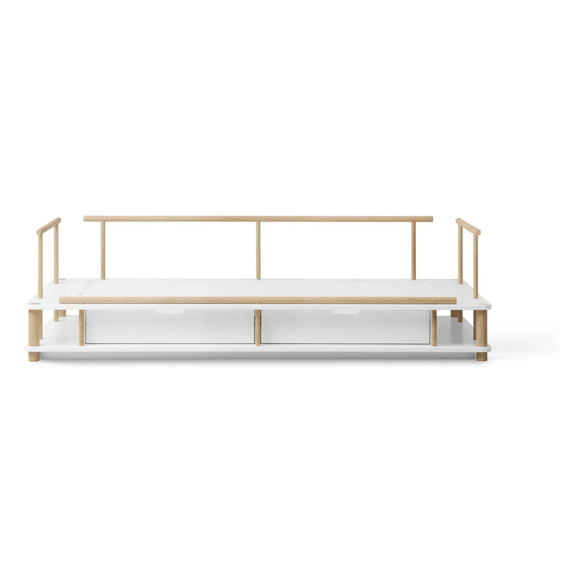 Oliver Furniture - سرير Camp بمقعد من خشب البلوط