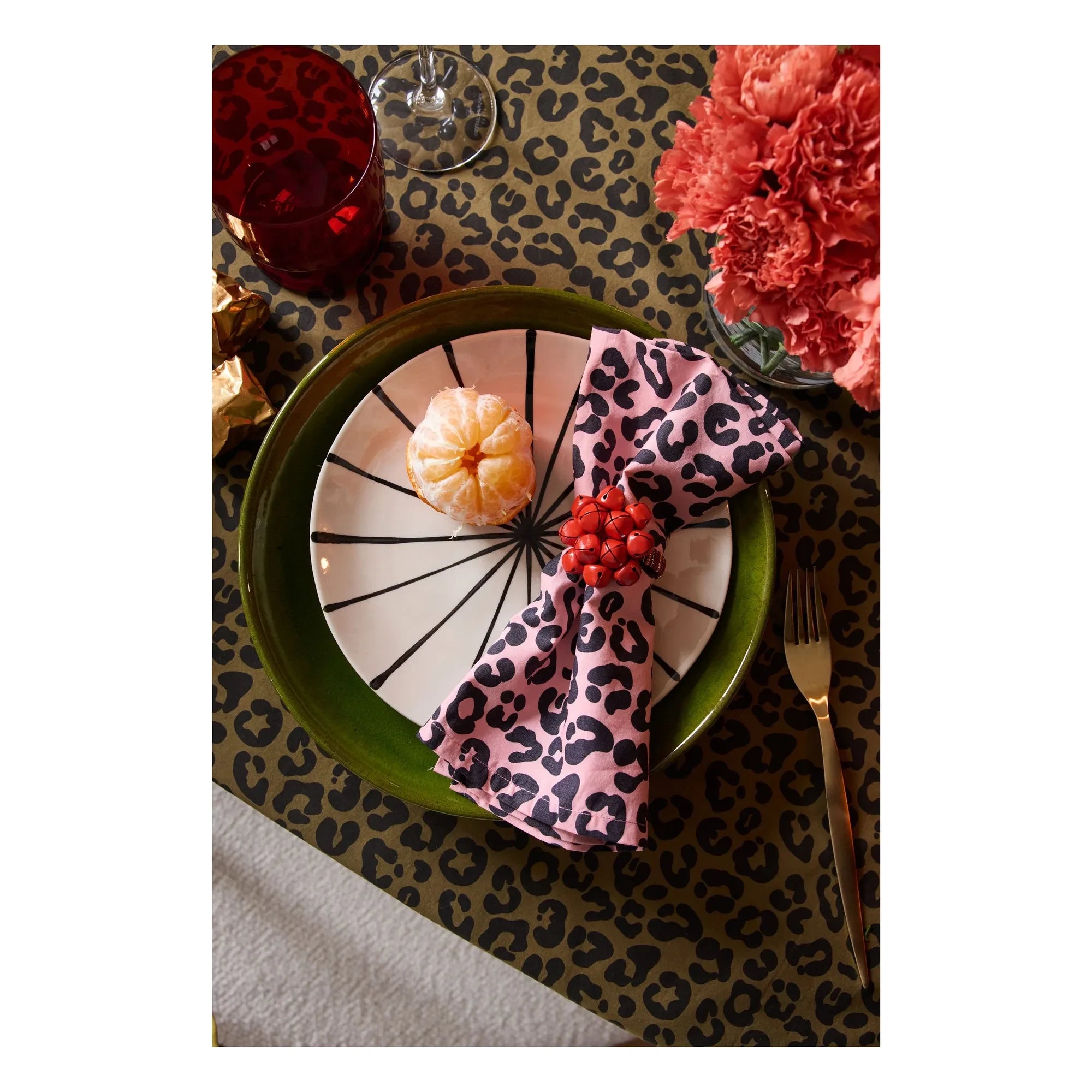 Rose in April - Thelma Graou masa örtüsü | Zeytin