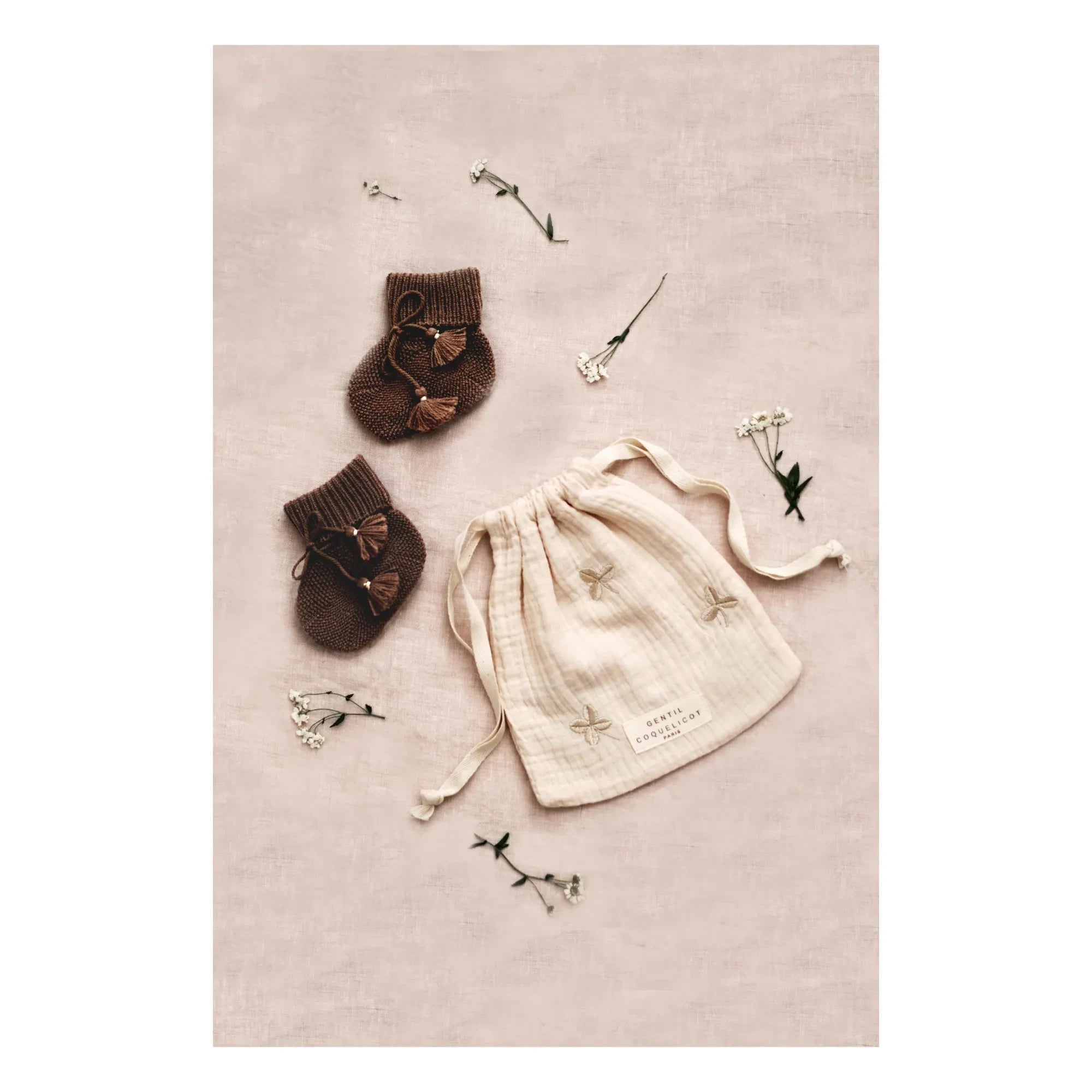 Gentil Coquelicot - Örgü Patikler ve Nakışlı Kese | Chocolate