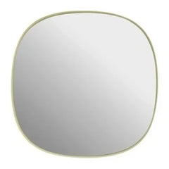Muuto - Çerçeveli duvar aynası 40x40 cm | Soluk sarı