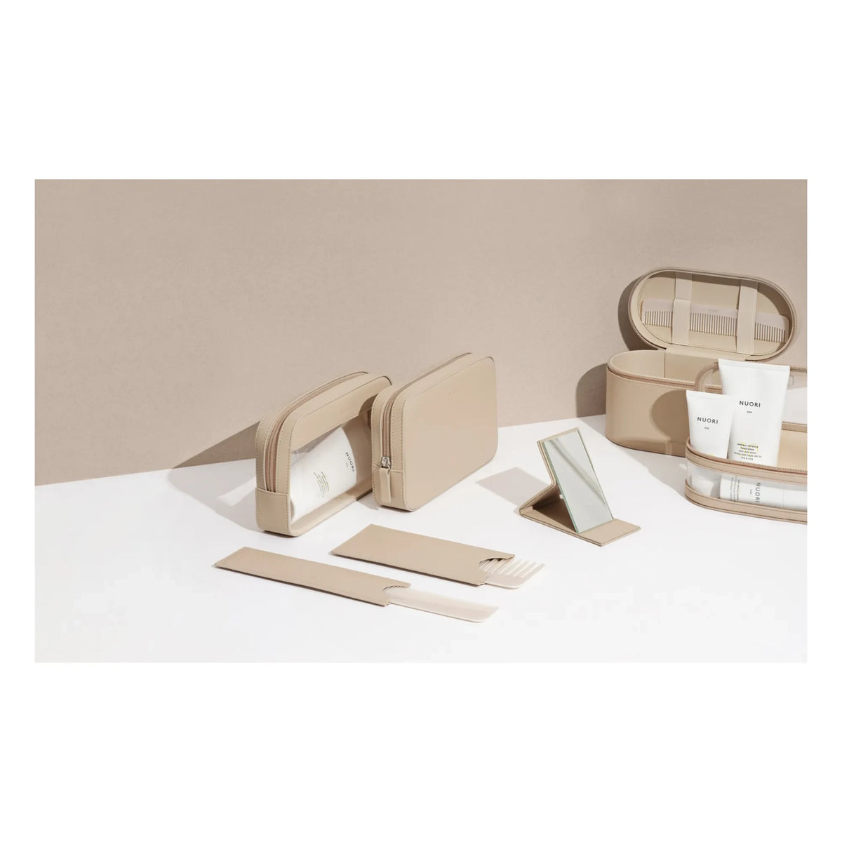 Nuori - Cep Aynası | Nude