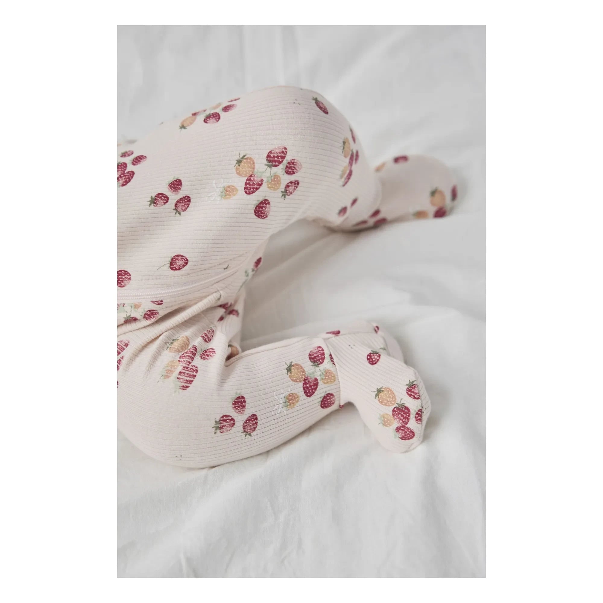 Petit Lem - Ayaklı Pijama Çilek Ribana Organik Pamuk | Pembe