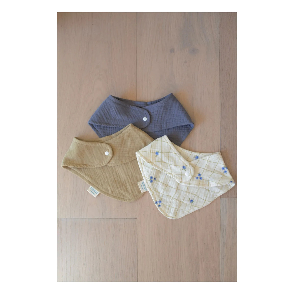 Soft Spot - Organik pamuktan yaban mersinli bandana önlükler - 3'lü set