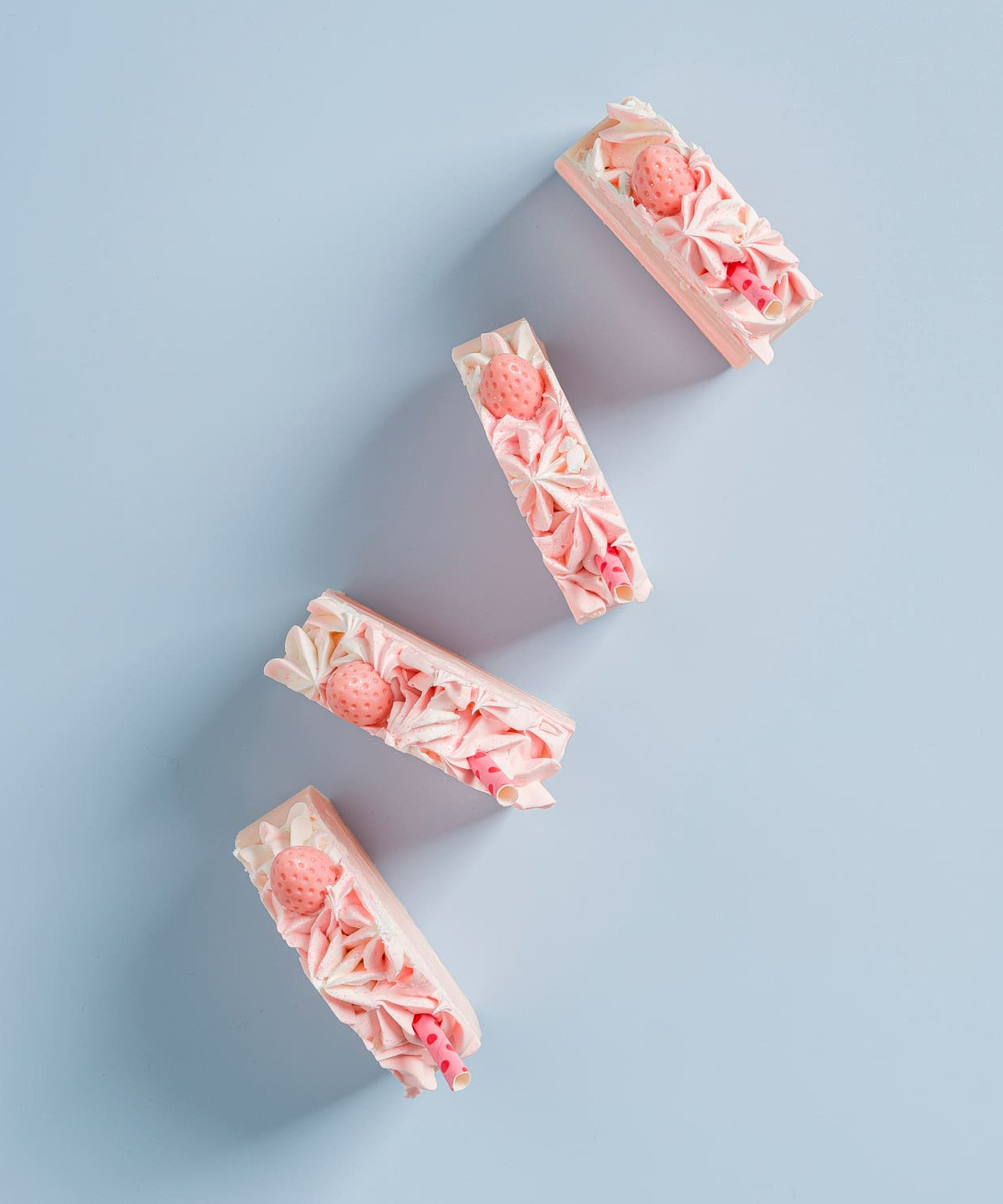 Baveal – Cake Art Pasta Dilimi Tasarımlı Nemlendiricili El ve Vucüt Sabunu - Dinossi