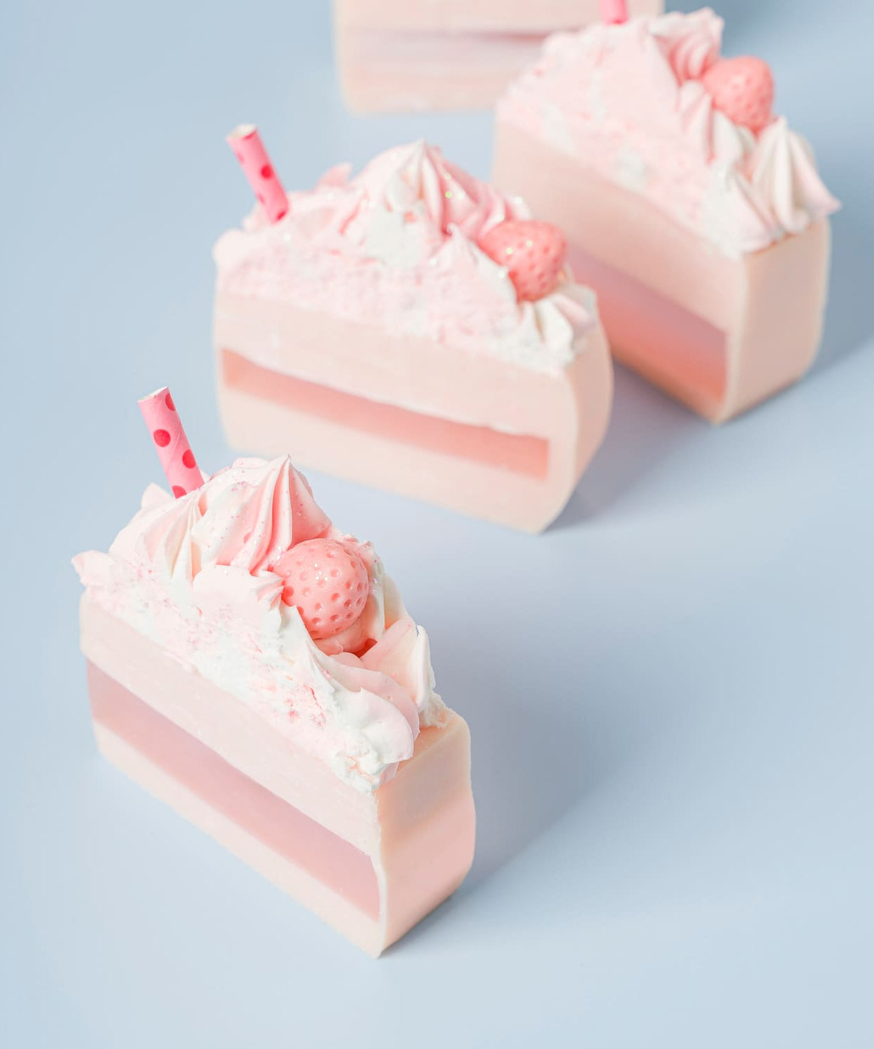 Baveal – Cake Art Pasta Dilimi Tasarımlı Nemlendiricili El ve Vucüt Sabunu - Dinossi