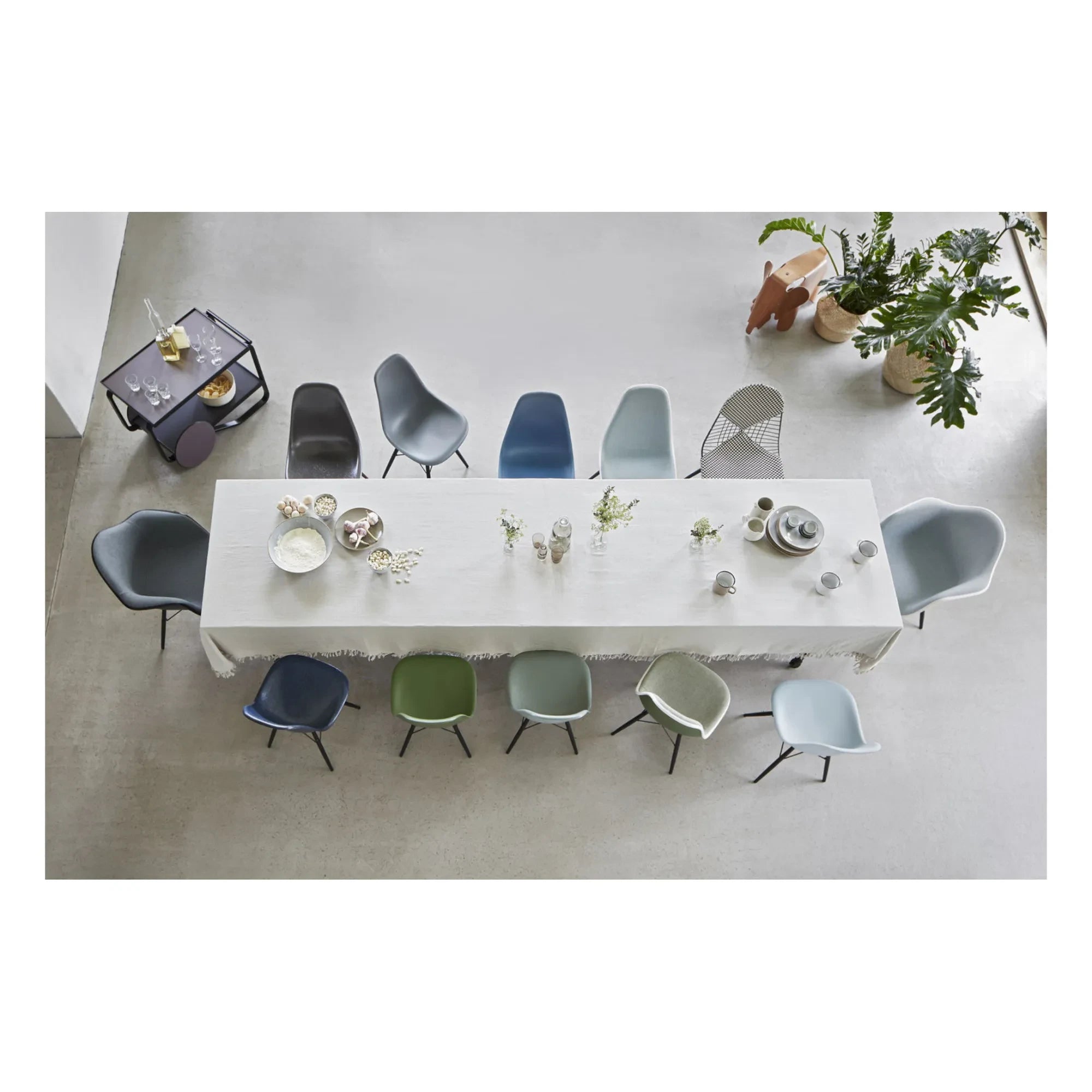 Vitra - DSW plastik sandalye - akçaağaç taban - Charles & Ray Eames | Granit