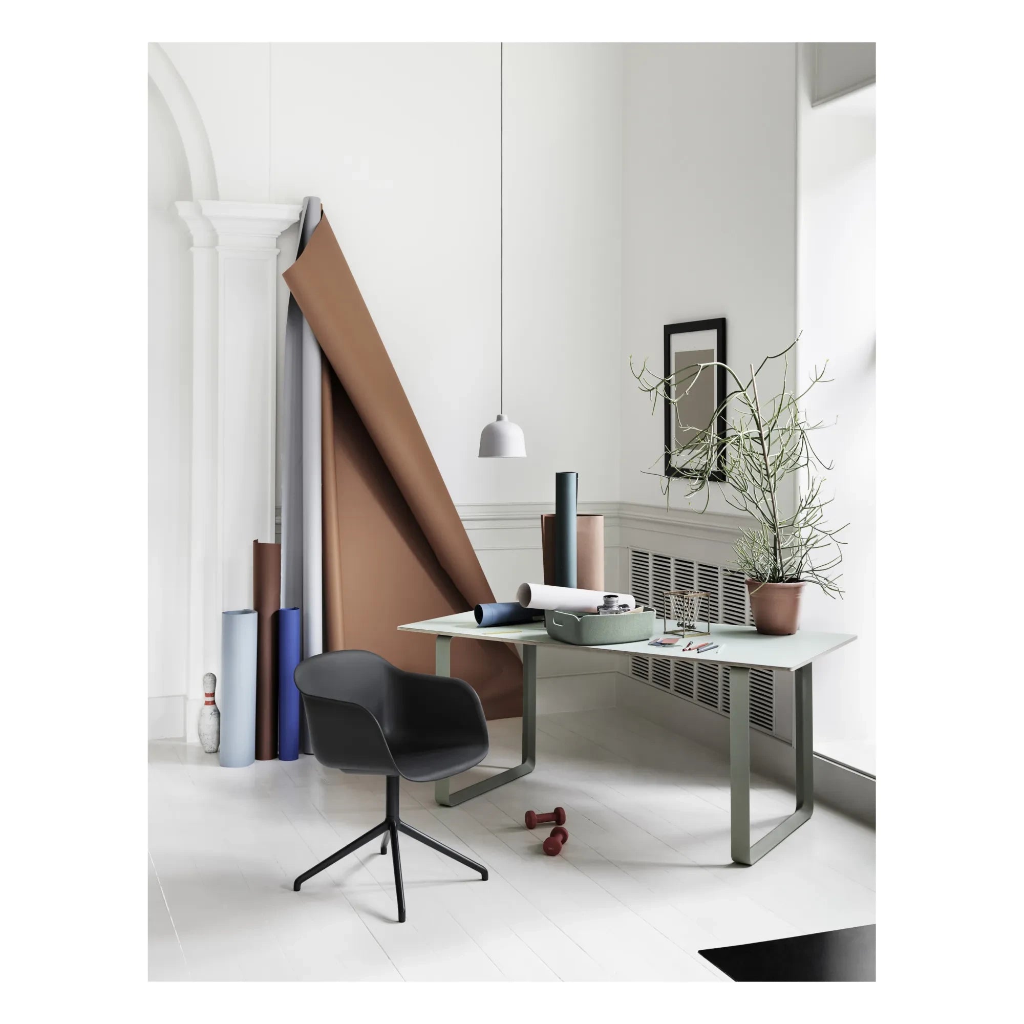 Muuto - Kolçaklı Geri Dönüştürülmüş Fiber Plastik Sandalye | Siyah