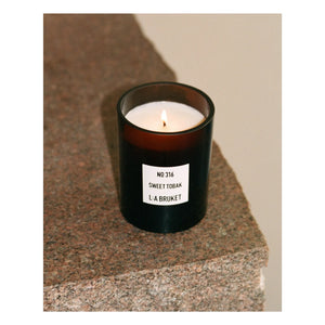 L:A BRUKET - Sweet Tobak kokulu mum - 260 g | Renksiz