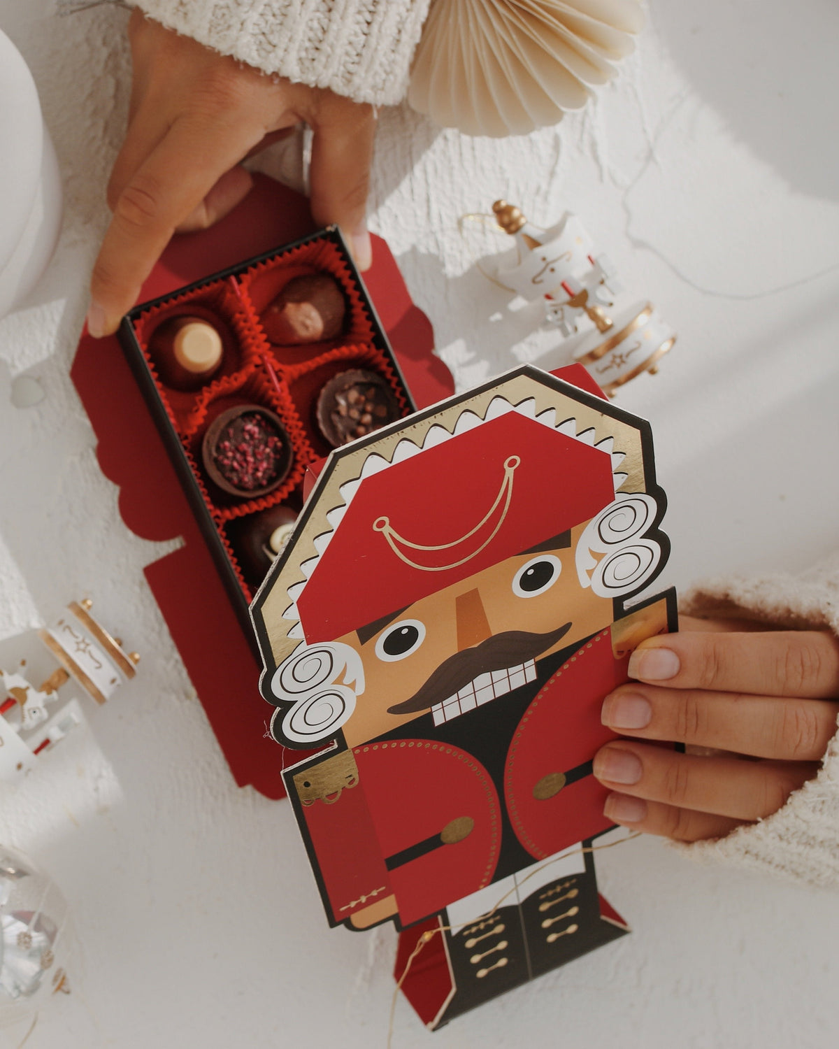 Dinossi - Noel Fındıkkıran Kutulu Yılbaşı Belçika Çikolatası