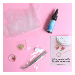 La Petite Épicerie - DIY Kiti - Reçinede çiçekli kolyelerim