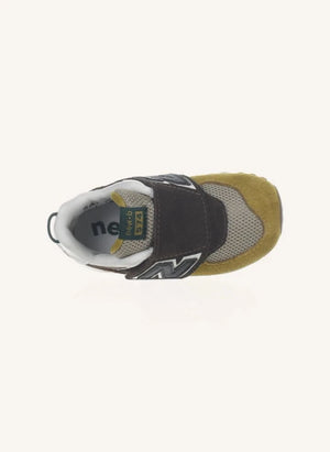 New Balance - حذاء سكراش إجمالي افتتاح 574 | بني